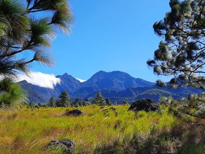 Más de 500 turistas ascienden al Volcán Barú en medio de normas de bioseguridad