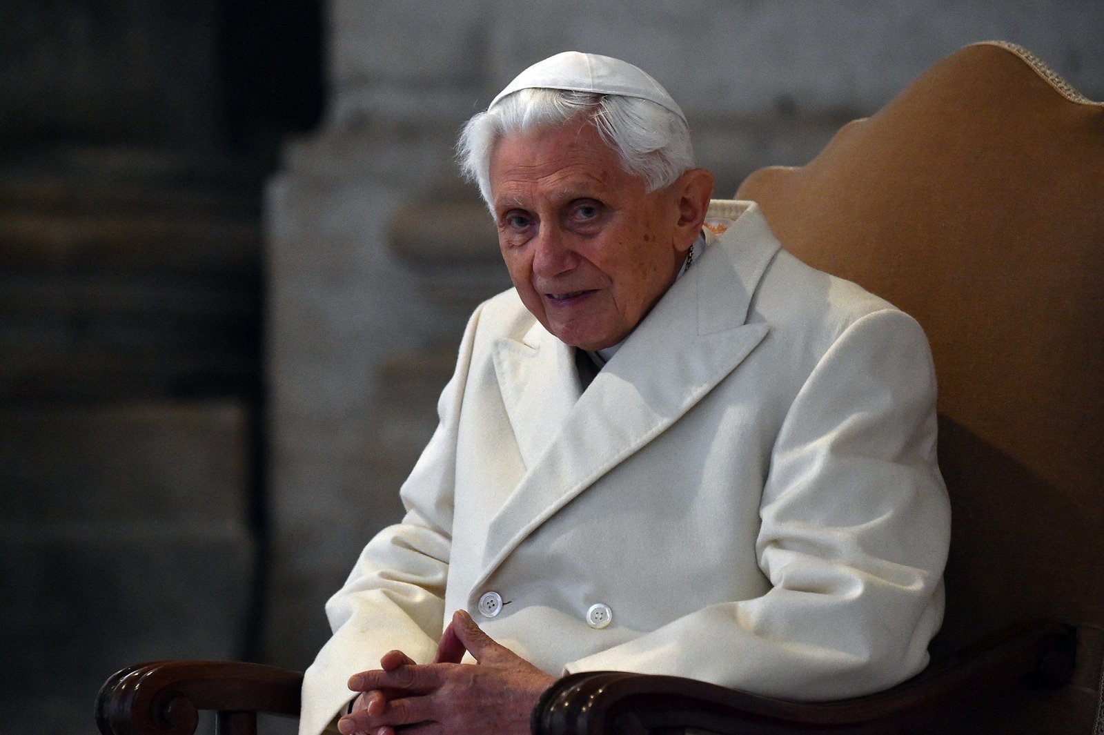 Benedicto XVI pide perdón a las víctimas de abusos del clero