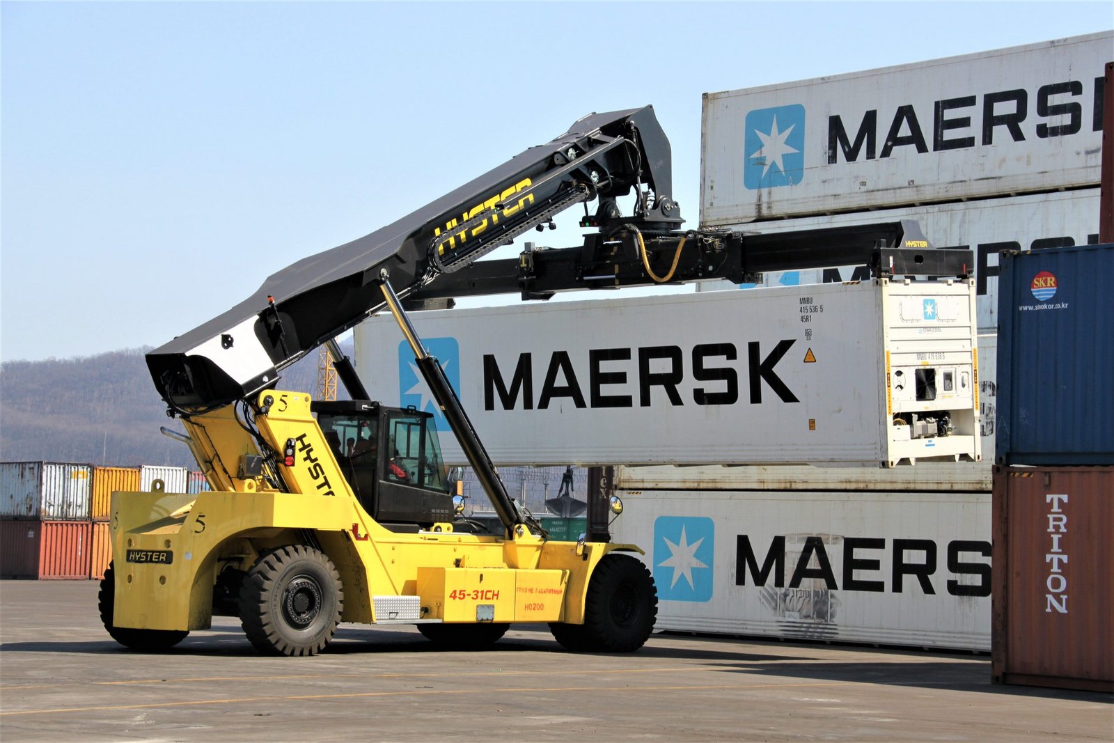 Maersk suspende temporalmente el transporte de mercancías "hacia y desde Rusia"