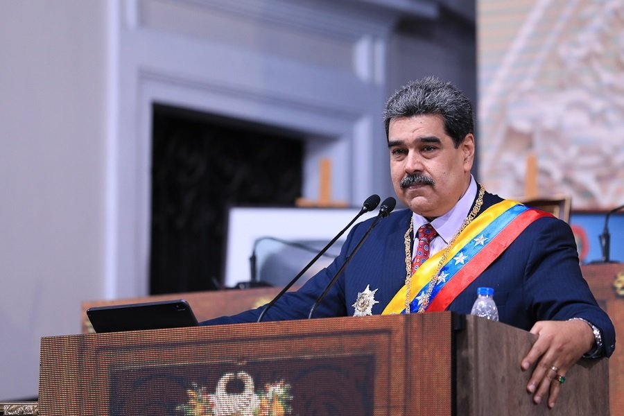 Maduro exige a Fernández la devolución del avión venezolano-iraní retenido en Argentina desde junio