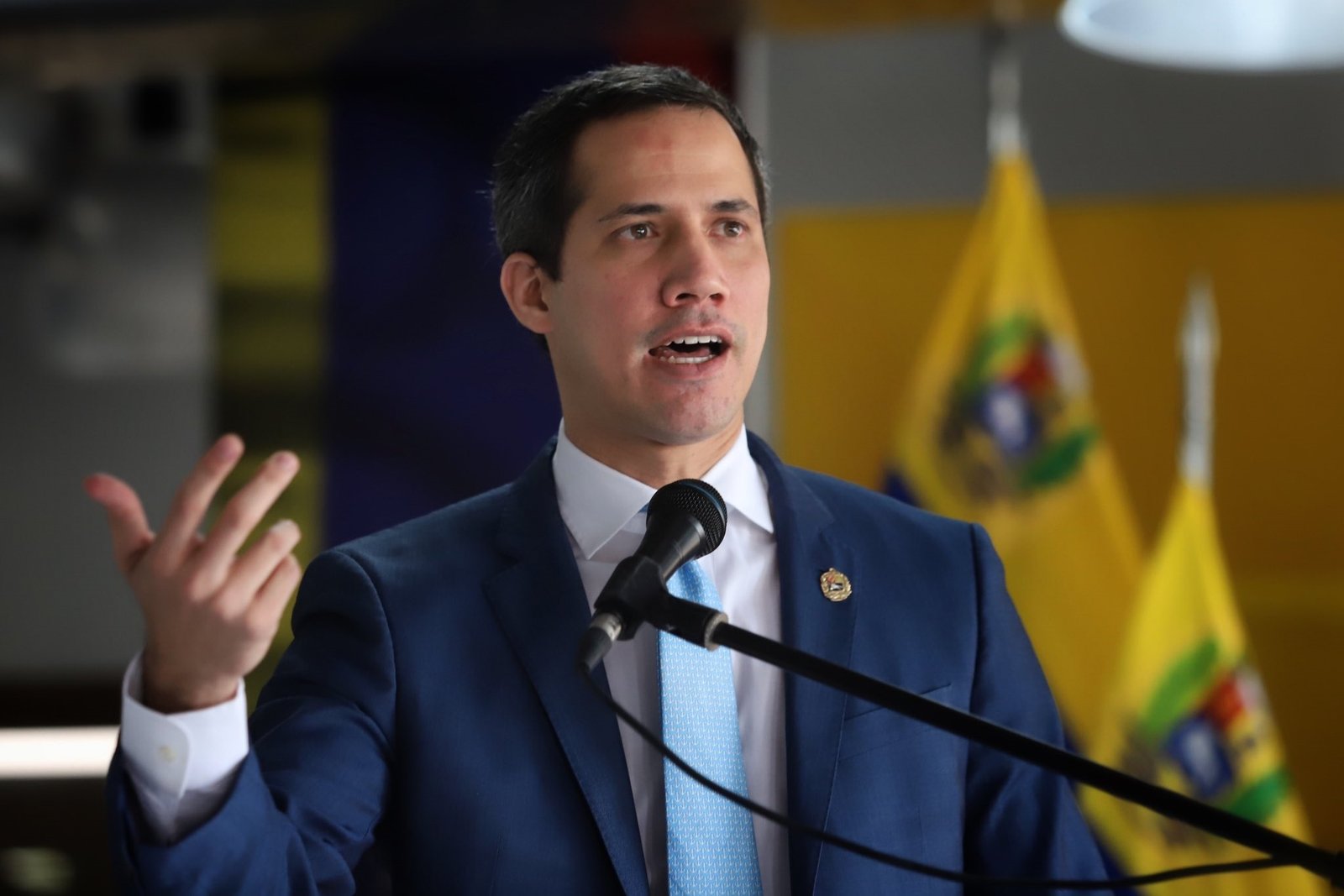 Guaidó reprocha a Petro que le retire el reconocimiento por Maduro